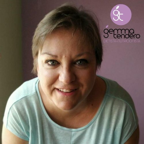 Gemma Tendero Retrato Gemma Tendero con el logo en la esquina superior derecha